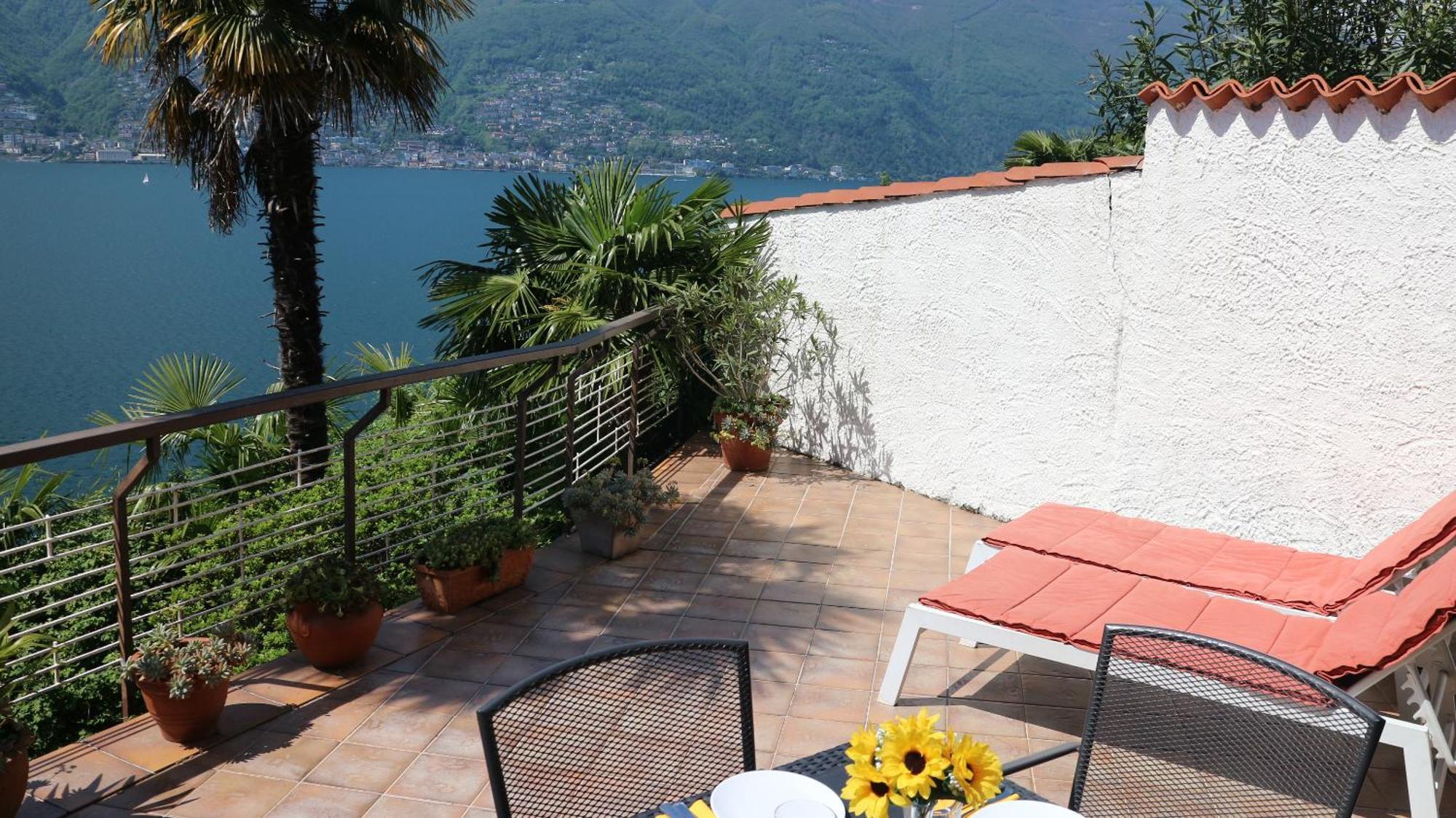 Casa Roccia Apartment Pino Lago Maggiore Exterior photo