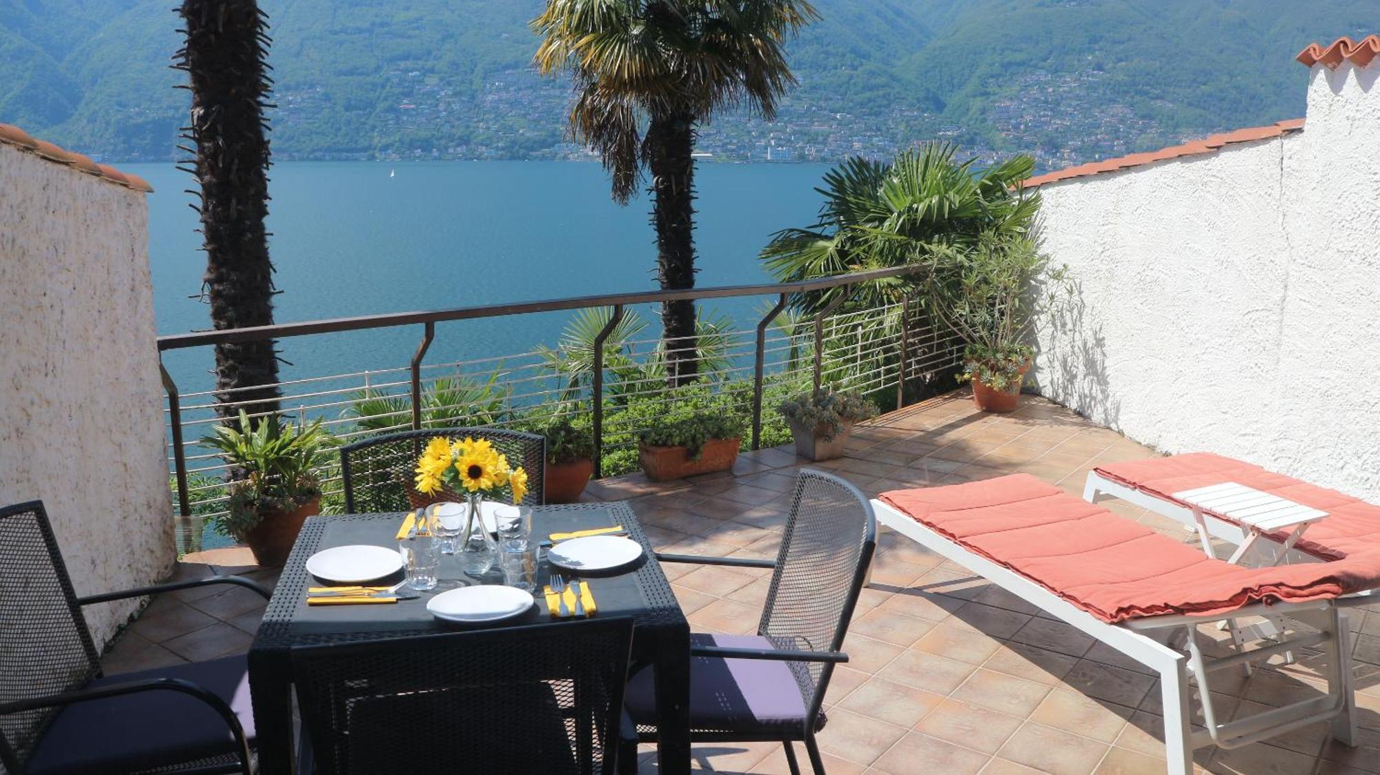 Casa Roccia Apartment Pino Lago Maggiore Exterior photo